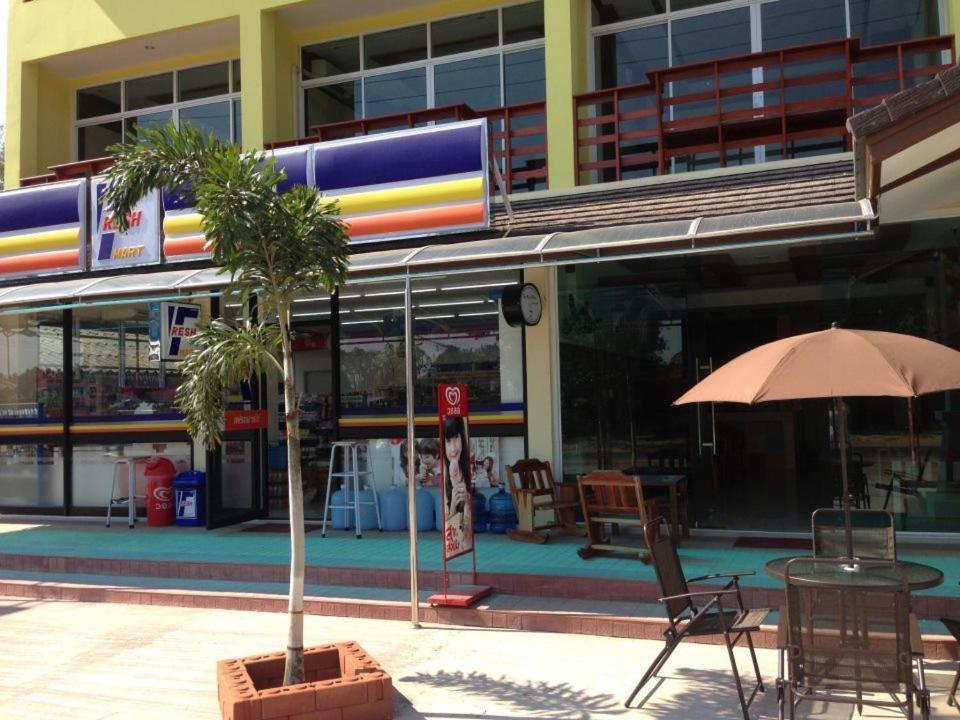 Hotel The Muk Lagoon Mukdahan Exterior foto